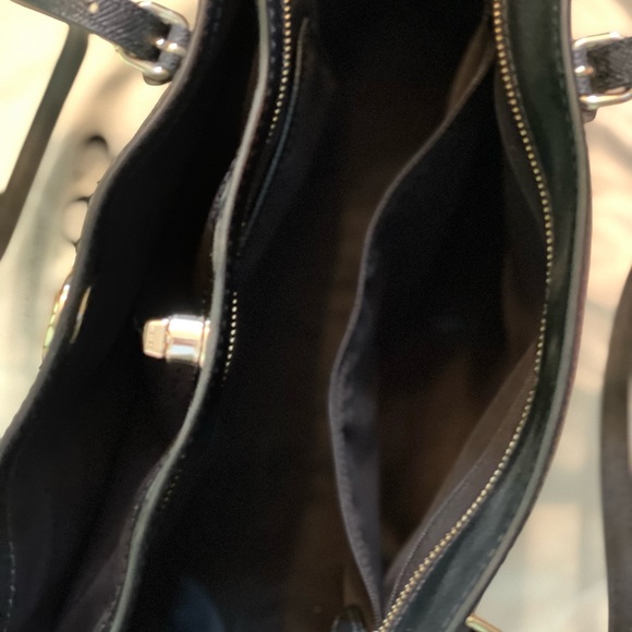 Coach zip top tote in black cross-grain leather. - Picture 5 of 7